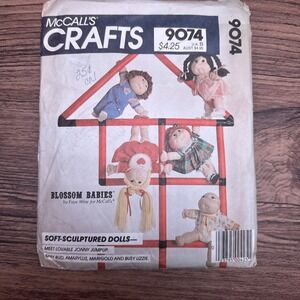 Mc Calls PATTERN #9074 SOFT-SCULPTURED DOLLS CLOTHING -‎ 18" - Uncut - 5 Designs